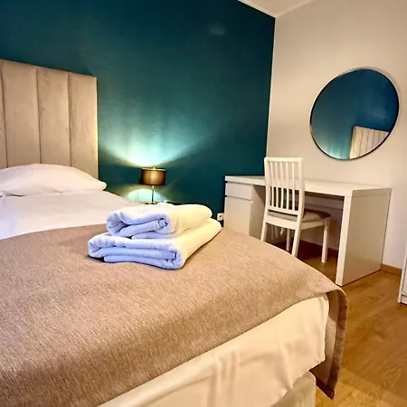 Marina Beachside Aparthotel 4*