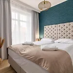 Marina Elegance מלון דירות 3*