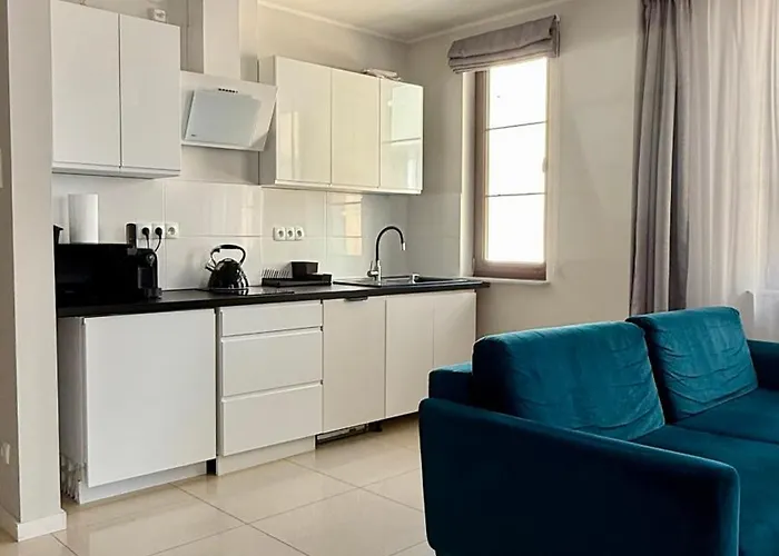 Marina Elegance شقة فندقية 4*